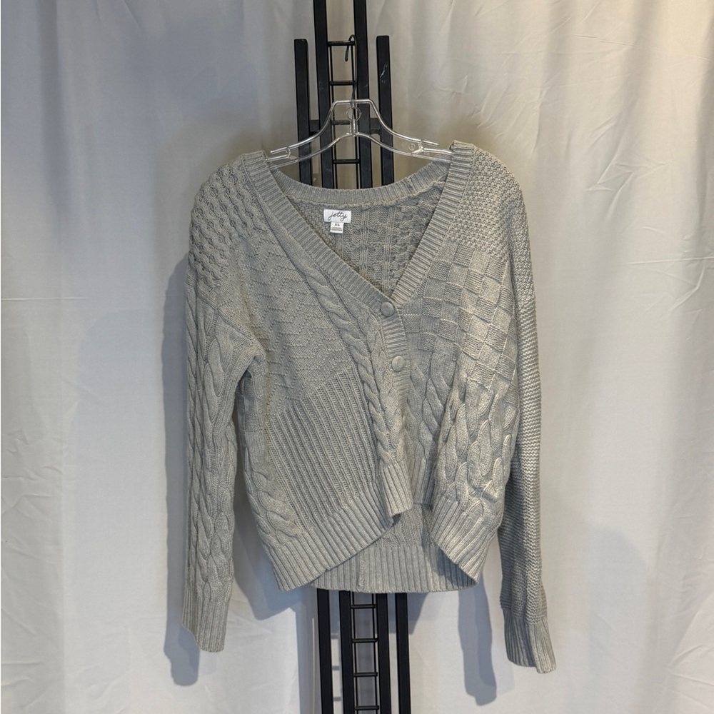 Cozy Women's Cable Knit‎ Cardigan in Gray